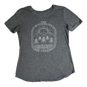 Zoe Liv Gray T-shirt Shirt Mountains Are Calling